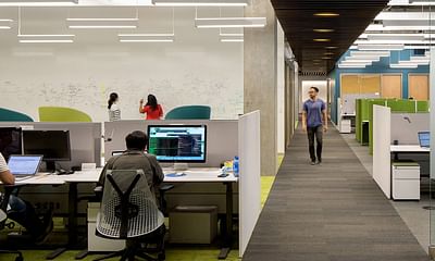 What are the responsibilities of a tech support person?