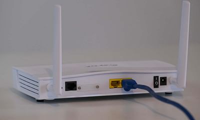 Will hard resetting a router disconnect all connected devices?